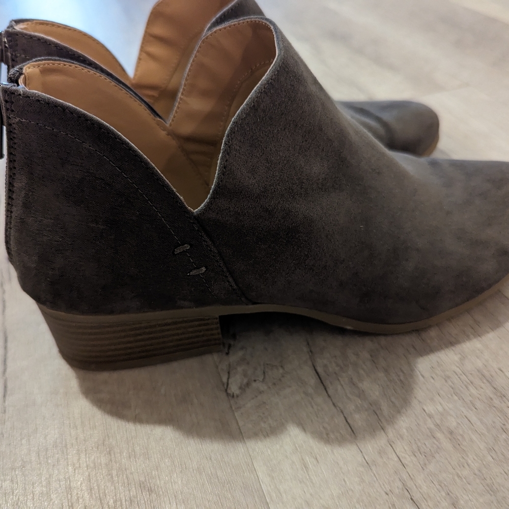 Kenneth Cole Reaction Women's size 9 booties
